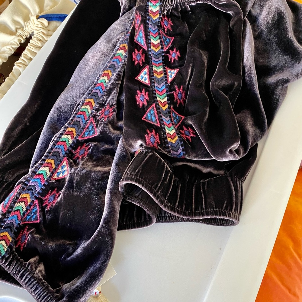 NWT Johnny Was Embroidered Velvet Joggers Sz S